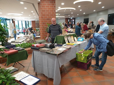 20. Regionale Bücherbörse für das Osnabrücker Land | Stand von Gunder Rümke (c) Gabriele Janz/LVO